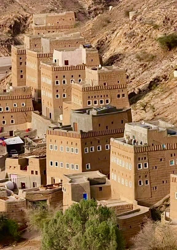 rxiils's tweet photo. اعشق جمال وتنوع المعمار اليمني❣️ https://t.co/pTYXwUlAlS