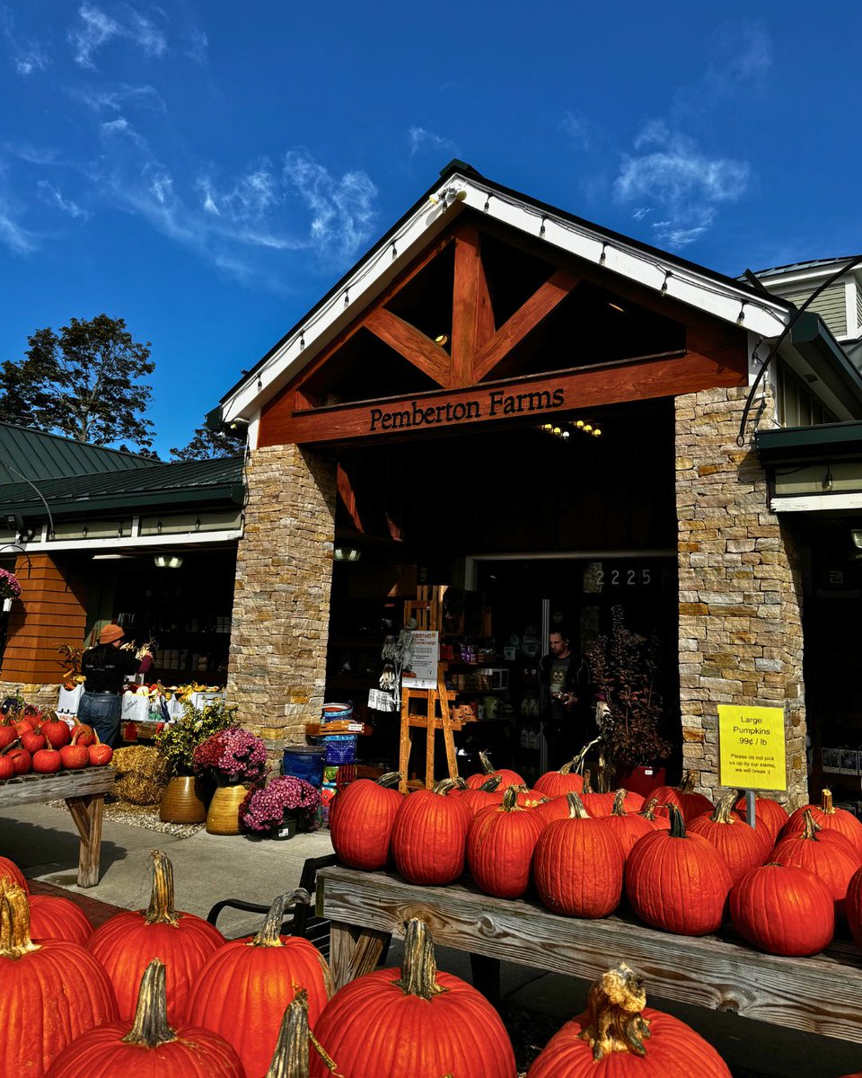 CambridgeUSA's tweet photo. Your Guide to a Cozy Autumn Weekend in Cambridge, Massachusetts: https://t.co/5kaF4UMc4U🍁 https://t.co/QvPhZhBPbU