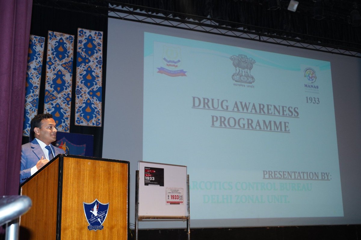 DDNewslive's tweet image. The NCB Delhi Zonal Unit, in collaboration with CBSE, organized a drug awareness programme at Sanskriti School, Chanakyapuri, as part of their MoU to promote preventive education and sensitize students about the dangers of drug abuse.

@narcoticsbureau @cbseindia29…