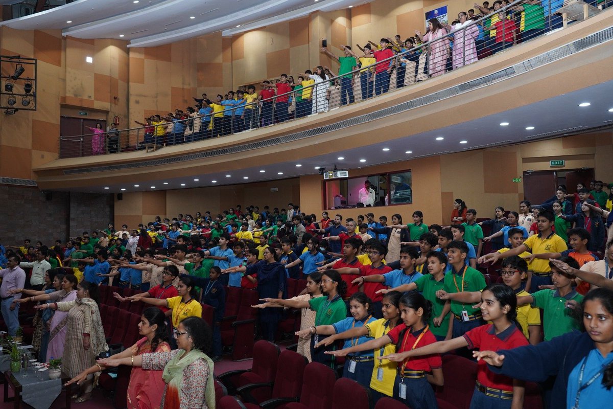DDNewslive's tweet image. The NCB Delhi Zonal Unit, in collaboration with CBSE, organized a drug awareness programme at Sanskriti School, Chanakyapuri, as part of their MoU to promote preventive education and sensitize students about the dangers of drug abuse.

@narcoticsbureau @cbseindia29…