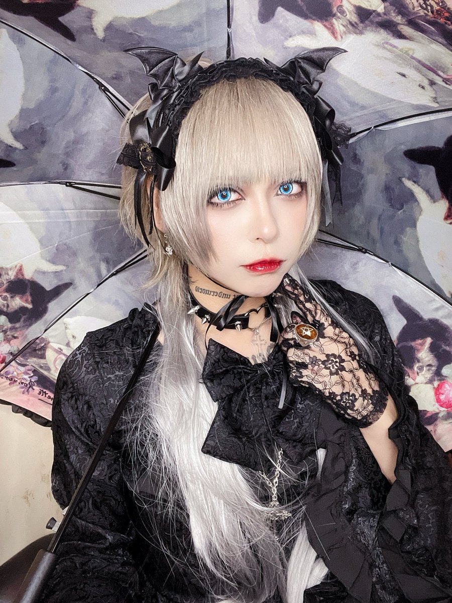 AryuOfficial_'s tweet image. 本気出した

#ハロウィン
#HappyHalloween 
#thedevilinside
#V系