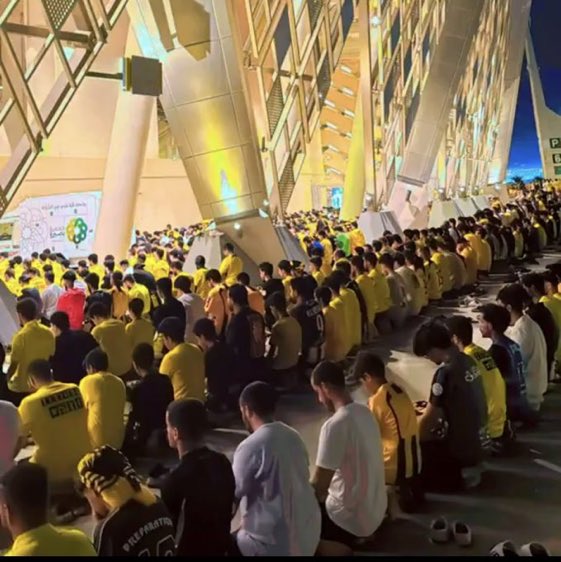 يارب لاتردهم خائبين واجعل الفوز حليف #الاتحاد الليلة 💛🔥.
#الاتحاد_الهلال