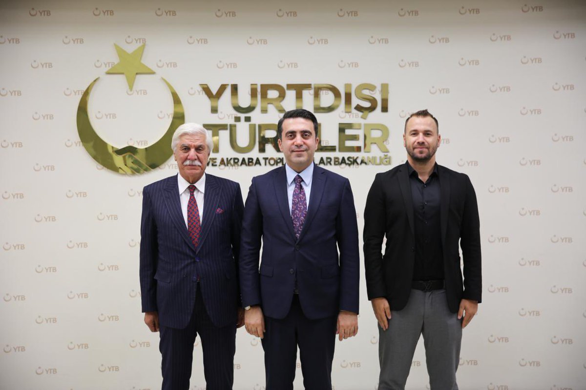 Yurtdışı Türkler ve Akraba Topluluklar Başkanı Abdulhadi Turus’u makamında ziyaret ettik.
Nazik misafirperverlikleri ve değerli sohbetleri için teşekkür ederiz. 🇹🇷