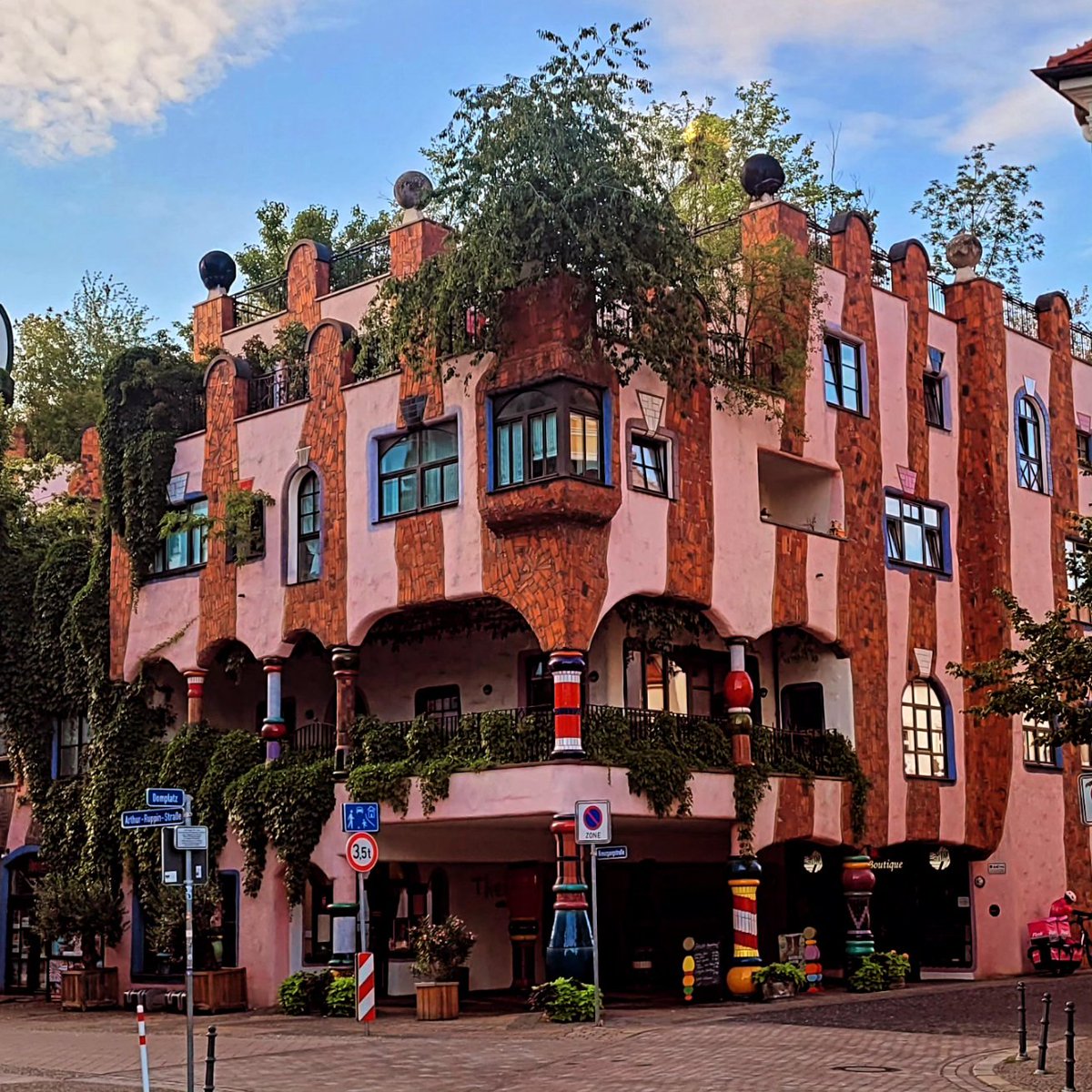 HaemerC's tweet photo. The Green Citadel is a building in Magdeburg designed by Friedensreich Hundertwasser. It was completed in 2005. It is one of the last projects Hundertwasser worked on before his death in 2000. https://t.co/EiiAZhB6tz