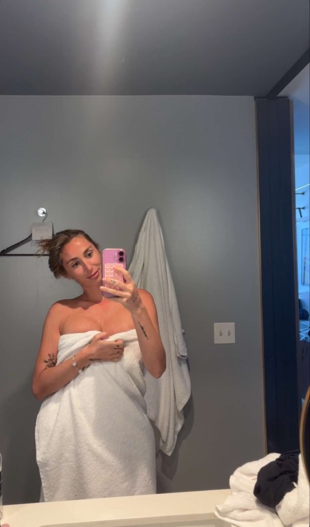 Buon pomeriggio, buonasera e buon inizio di fine settimana, nell'attesa di voi, baci