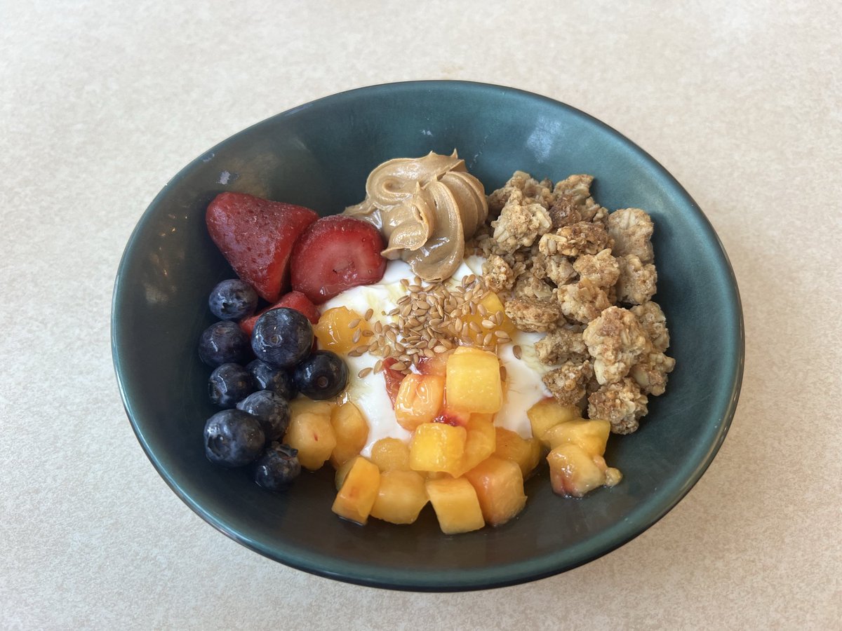 dining hall yogurt bowl <3