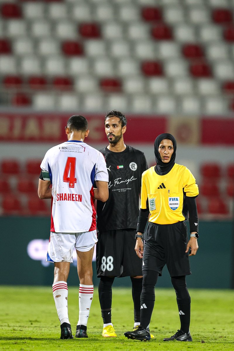 رفاق بيرلو يقصون ملك الكأس..
- مفاجأة الموسم || 😱
نادي يونايتد يُرسل الشارقة خارج البطولة ويتأهل إلى ربع نهائي #كأس_رئيس_الدولة بعد فوزه بركلات الترجيح 5-4