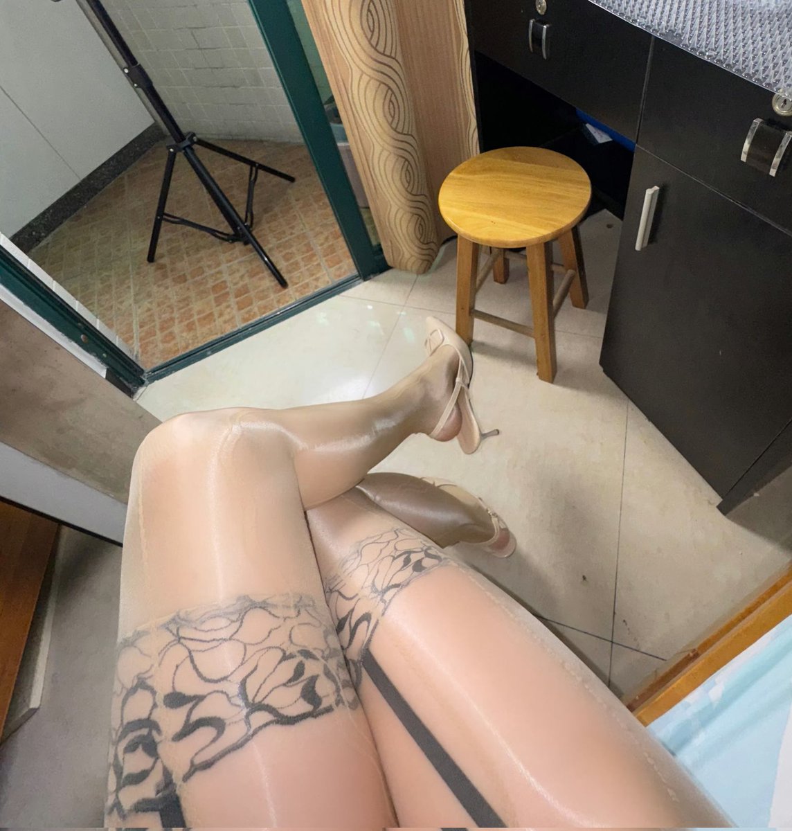 莫名喜欢开腿这个动作 #伪娘 #男娘 #反差 #伪娘肉便器 #伪娘母狗 #伪娘ts #调教 #高跟