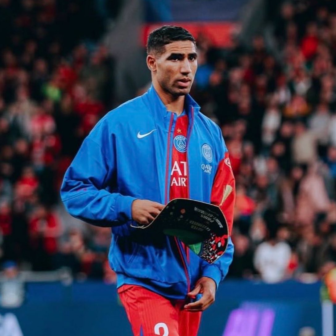 ❤️💙🇲🇦 Luis Enrique: “Hakimi can win the African Ballon d’Or without a doubt, he's the best right-back in the world”.

“That's why we haven’t signed any right-back, we can't spend on a replacement who'll only play 3 matches”.

“He’s also one of the leaders in the locker room”.