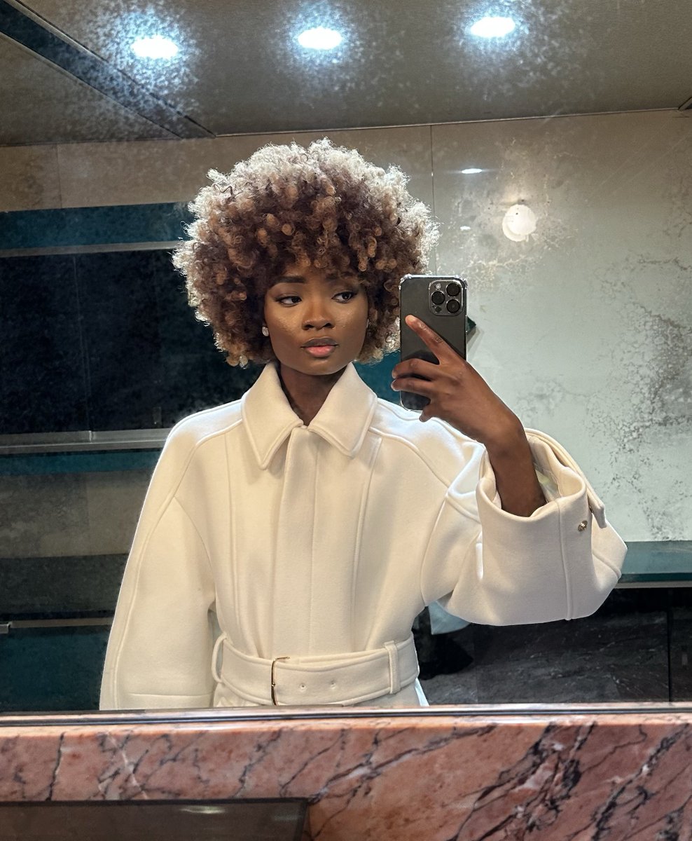 preciouslyfab_'s tweet image. 🤍