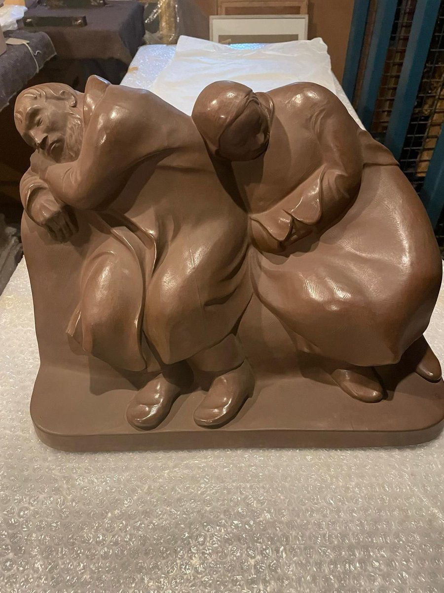 Honoured to be asked by <a href="/SalfordMuseum/">Salford Museum & Art Gallery</a> to visit Salford’s Museum &amp; Art Gallery to choose 1 item from the 5 items (3 paintings, 1 sculpture &amp; 1 poster) I short-listed from the City’s collections to feature in the “Your Salford 100” exhibition for our City’s Centenary next year.❤️