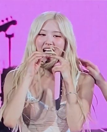 พี่จีซูอัพสตร.รูปกินสายไหม แล้วแคปชั่น “ผมแชยอง”  5555555555555555555555555555555555555555555555555555555555 ทุกคนแกล้งอ้วนหมดเลย แม้กระทั่งพี่จีซู🤣
#DEADLINE_IN_BANGKOK