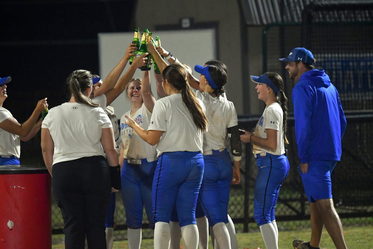 ASUNewportSB's tweet image. WE ARE THE CHAMPIONS 🏆

🔵🔵 Congratulations to Team BLUE (wearing White) on winning the 2025 Aviator World Series!