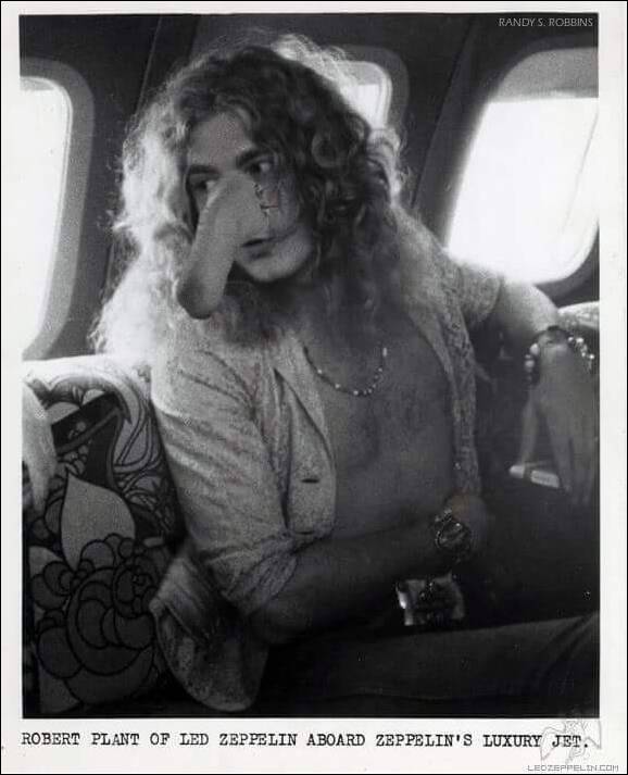 RandySRobbins's tweet image. It's spelt "Zeppelin's Luxury Jet," but it's pronounced "Throat Wobbler Mangrove."
#MontyPython #LedZeppelin #RobertPlant @RobertPlant