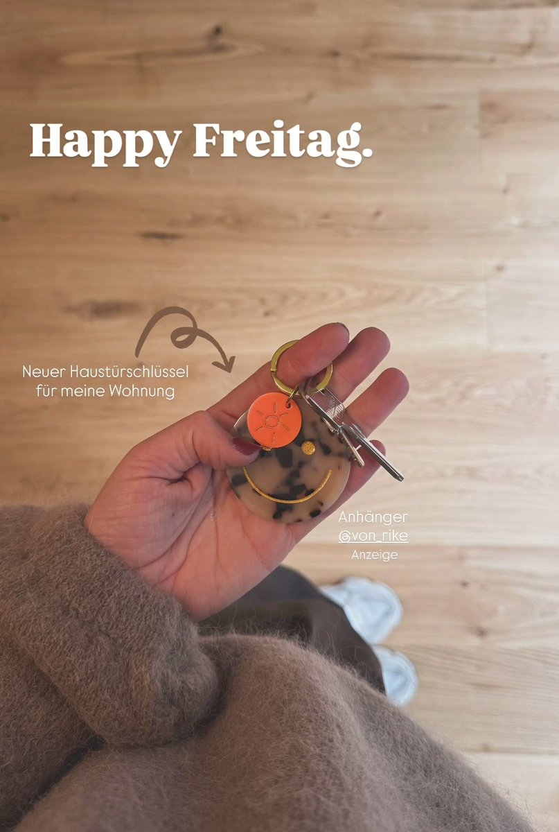 Haha, hat Tineer Ralli aus Teilen seines eigenen Hauses ausgesperrt oder bewirbt sie nur dumm den Schlüsselanhänger?