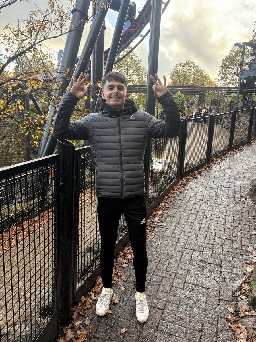 jacob_picko's tweet image. Up the Alton Towers!! Cheers @dabblecouk 👌🏽👌🏽👌🏽