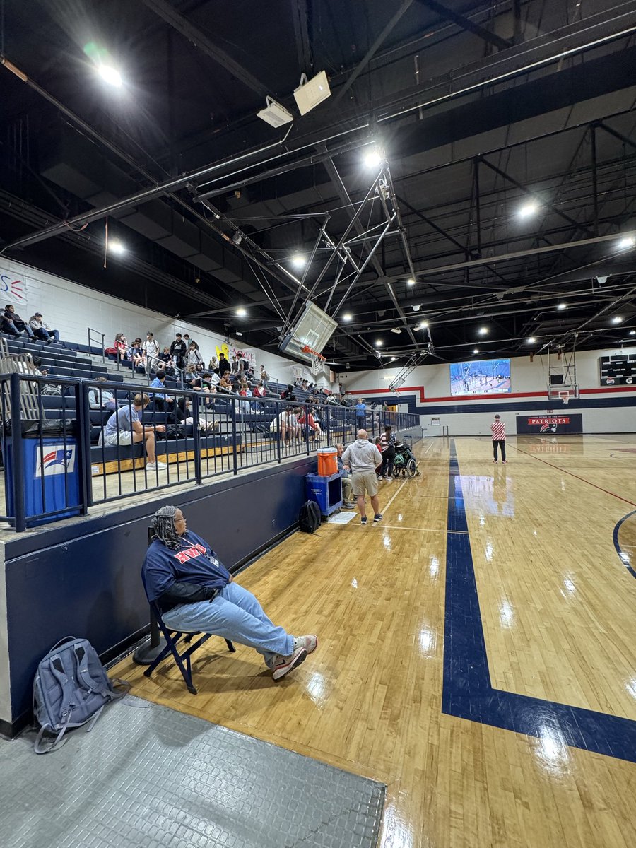 Students filling up the gym to watch and support Homewood volleyball at regionals!