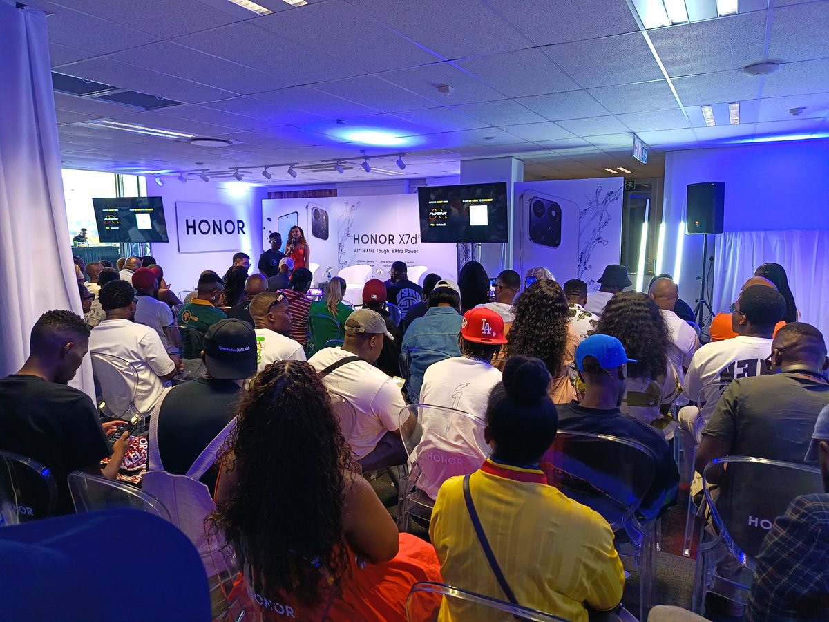 TechSmartZA's tweet image. In September Honor has managed to sell 1 million units in South Africa. A big milestone, announced at the #HonorX7d launch taking place in Sandton on a Friday afternoon