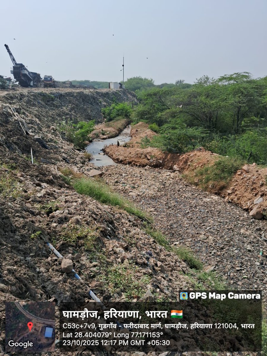 bhadana's tweet image. Look at the deeds of Haryana govt machinery.

Toxic leachate is being spread in the Aravalli forest to destroy it, clear the land for commercial activities and fill their own pockets.

What kind of looters are these, waging war against their own country?

#Bandhwadi #BKD