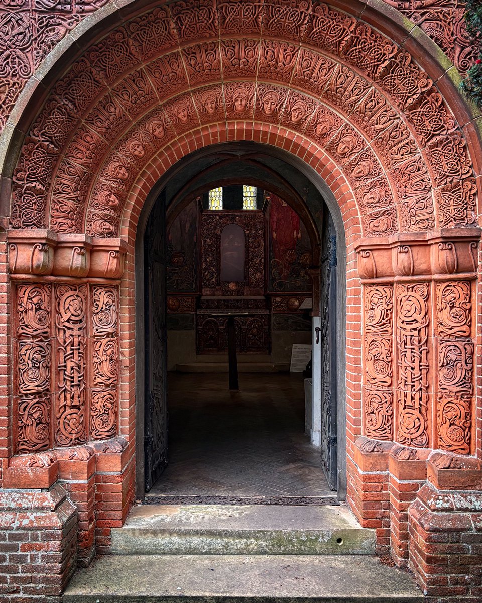 lukejsherlock's tweet image. Watts Chapel nr Guildford ranks amongst my favourite buildings in England. 

“A miracle in terracotta” it was the vision of the social campaigner, designer + craftswoman, Mary Watts. Around 70 community members helped realise that vision at the dawn of the  C20th @WattsGallery