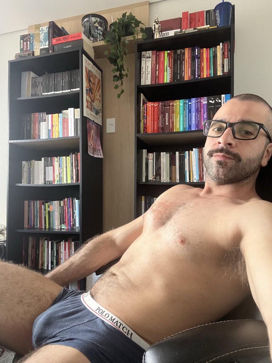 refemac's tweet image. Não me acostumei careca ainda