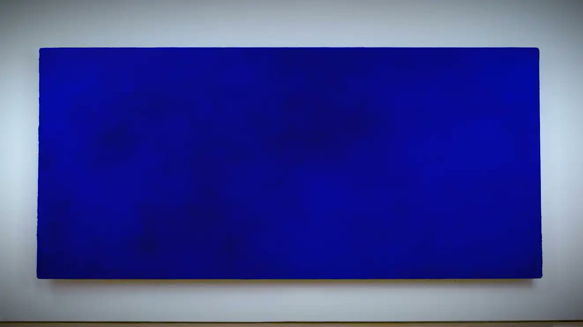 LeMediaEn442's tweet image. L'Art du vide : Un monochrome bleu d'Yves Klein adjugé à 18,4 millions d'euros chez Christie's (un record !) 
lemediaen442.fr/lart-du-vide-u… 

Il est plus facile de vendre du bleu à 18 millions que d’expliquer pourquoi.