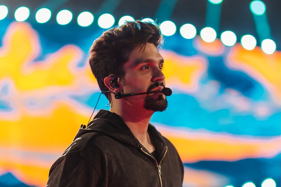 🇧🇷REI! Em dia de Registro Histórico, Luan Santana se consolida como o solista masculino sertanejo mais ouvido do Brasil, atualmente.

18 anos sendo o maior artista masculino deste país, só mesmo o grandioso poderia. Preparados para viver o inimaginável?