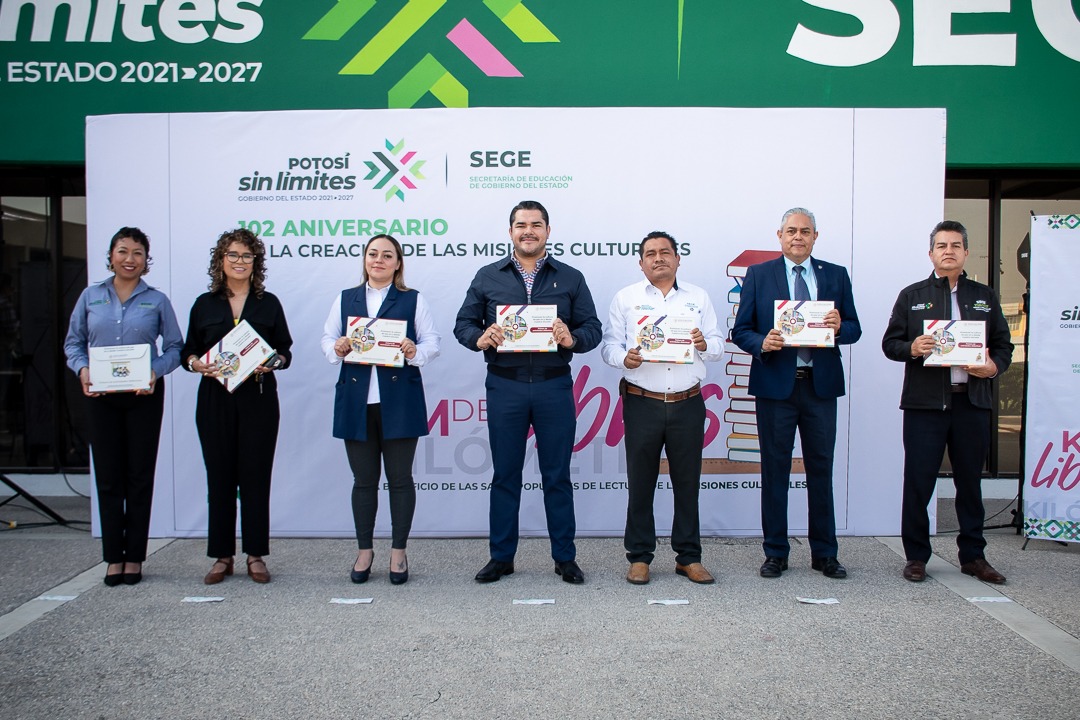 En el marco del 102 aniversario de las Misiones Culturales, se realizó la actividad “Kilómetro de libros”, para fortalecer las Salas Populares de Lectura en zonas rurales y seguir impulsando una educación sin límites para personas adultas.