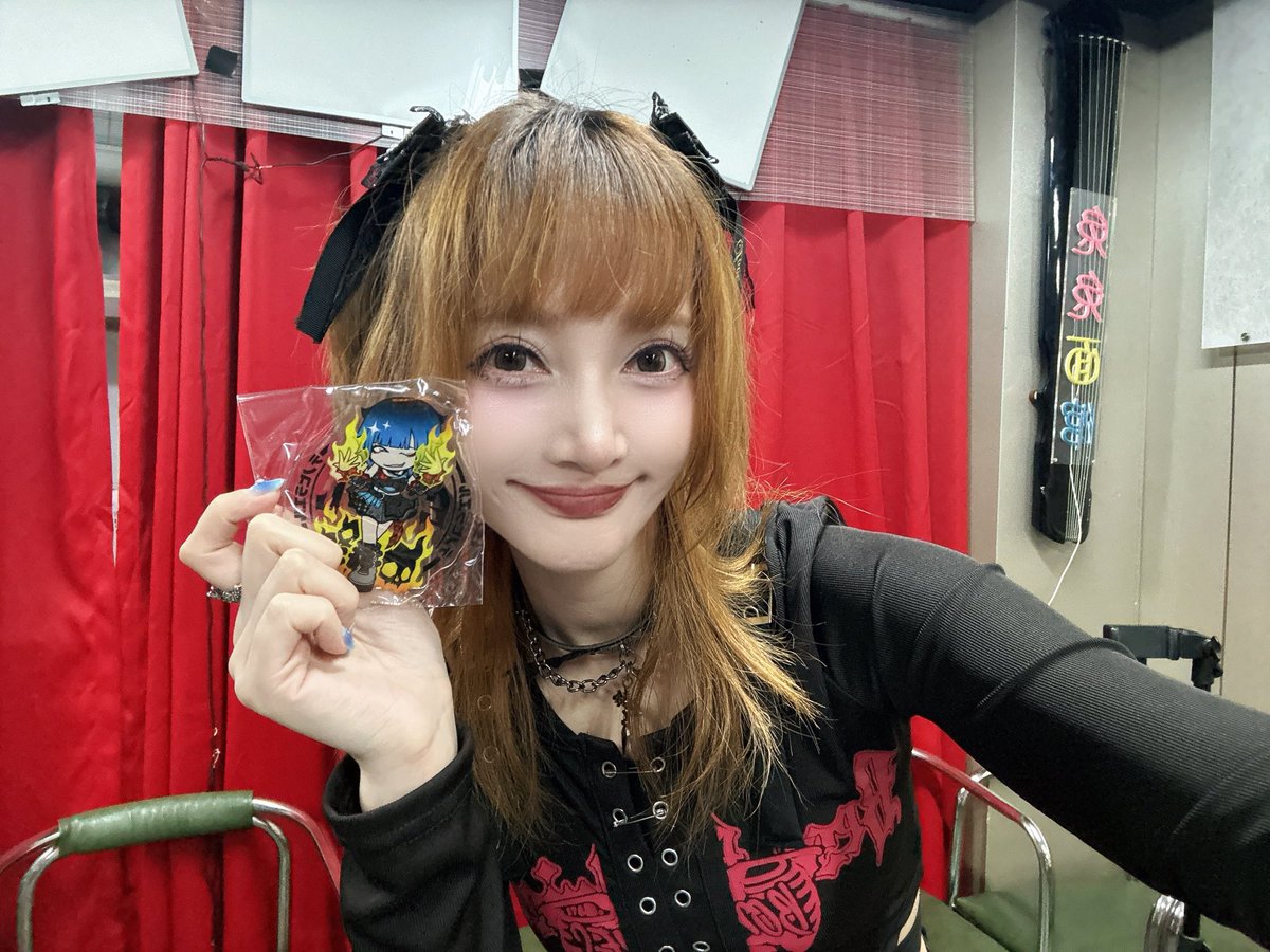 yuuriyou's tweet photo. 今日のライブお疲れ様でした！*\(^o^)/*
elちゃんと一緒に「線香花火」を歌ってめっちゃ楽しかった！(((o(*ﾟ▽ﾟ*)o))) そして沢山話をして、もういつか日本にまた行けるように楽しみに〜そして日本で一緒に遊ぼうね！*\(^o^)/*明日もライブあるから頑張りましょう！٩(˃̶͈̀௰˂̶͈́)و https://t.co/xrLETp45FR