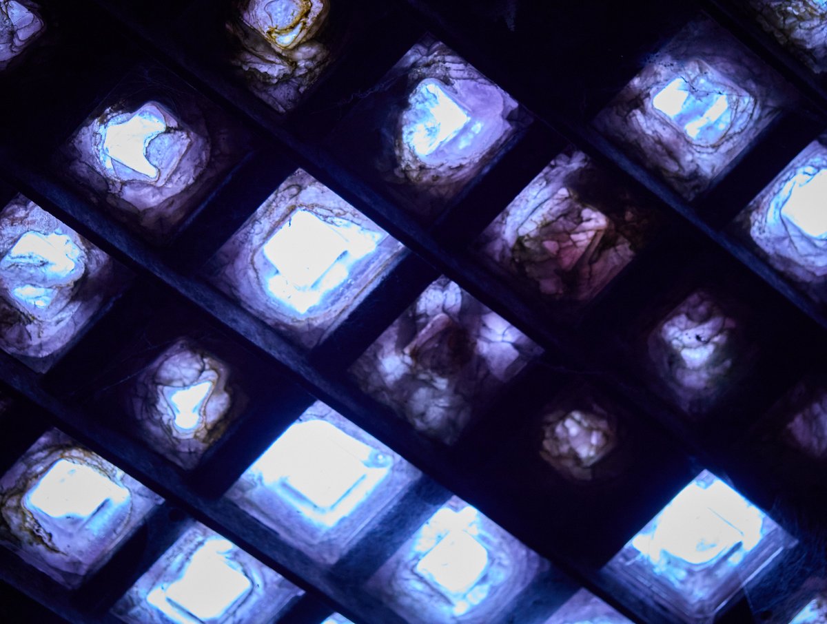 Cascable team member pick: “Under the streets of Seattle is the old city, before the new city was raised up – now these glass sections above are the only place for light to come in – fascinating!”

#Cascable #CascableApp #photography
#Seattle #city #travel #history
#historiccity