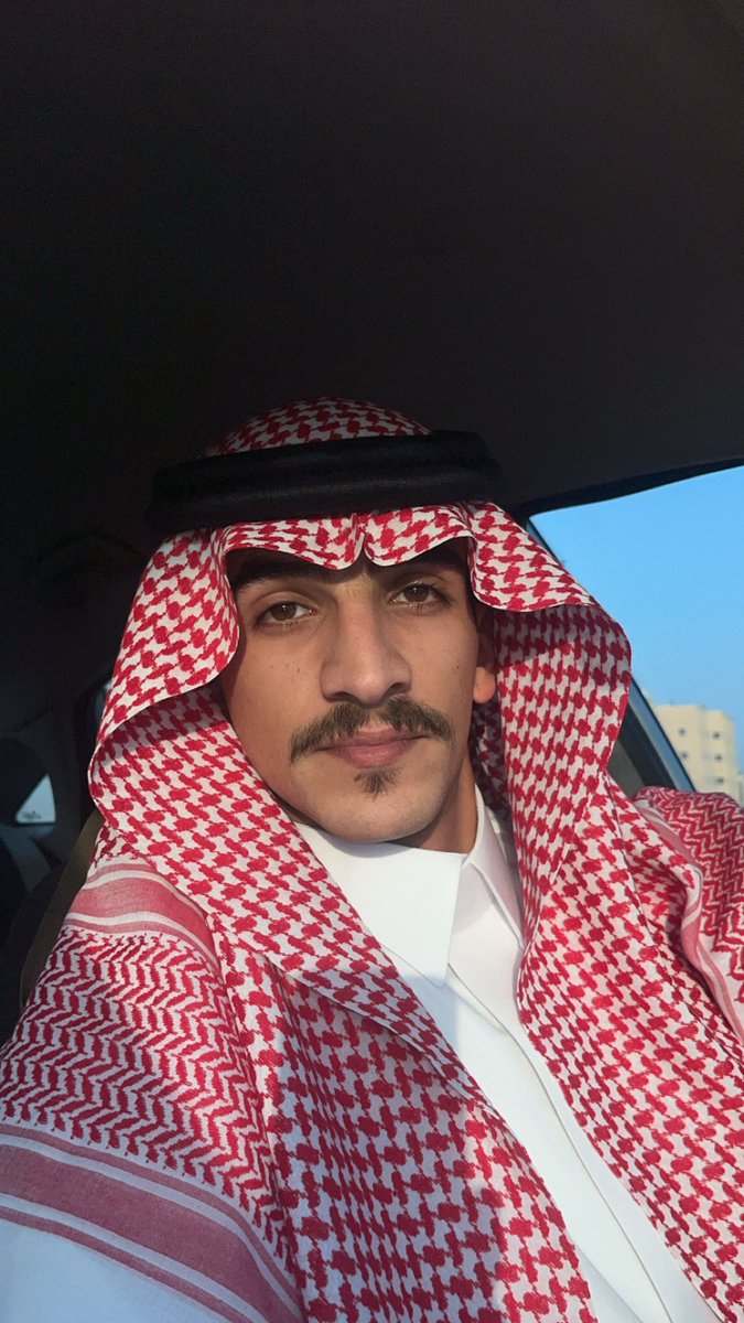 القناعة هي الرضا بما لديك، فلا حاجة للركض وراء ما ليس لك ، ففي الرضاء سعادة .
يقول الشافعي : 
قنعـتُ بما قسم اللهُ لي
وما شِئتُ من شيءٍ إلاّ الرضا”