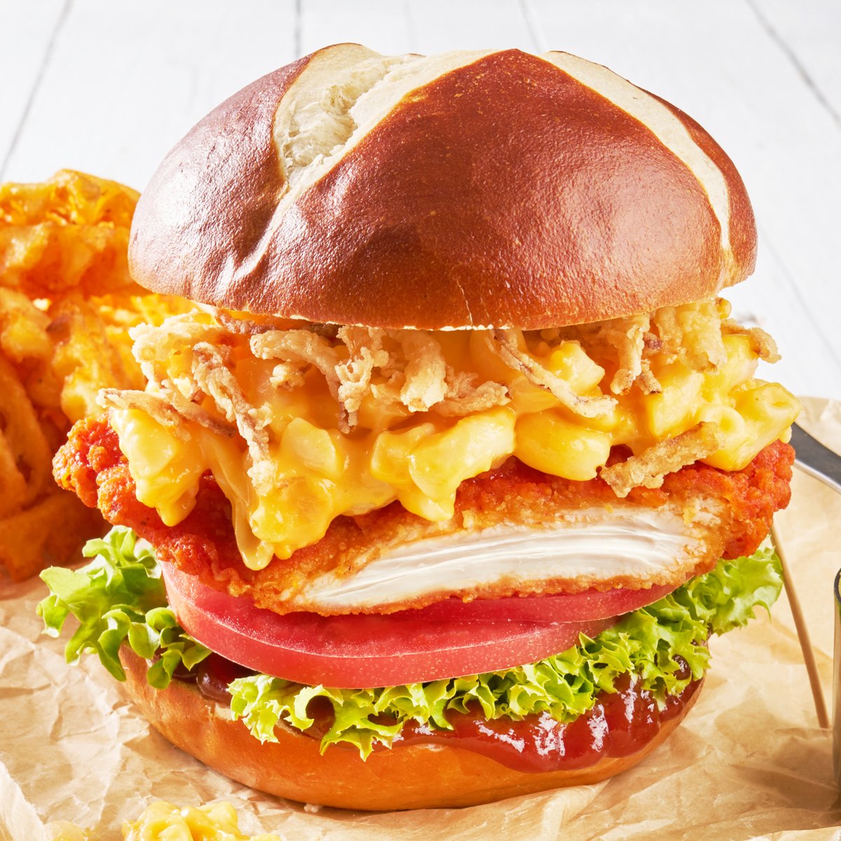 Turn up the heat with our Hot &amp; Spicy Mac &amp; Cheese Chicken Burger 🔥🍔

Featuring our Meadow Vale Hot &amp; Spicy Chicken Fillet, dipped in buffalo sauce and topped with indulgent mac &amp; cheese. A bold twist on comfort food that brings serious flavour to your menu. 🌶️

#MeanuIdeas