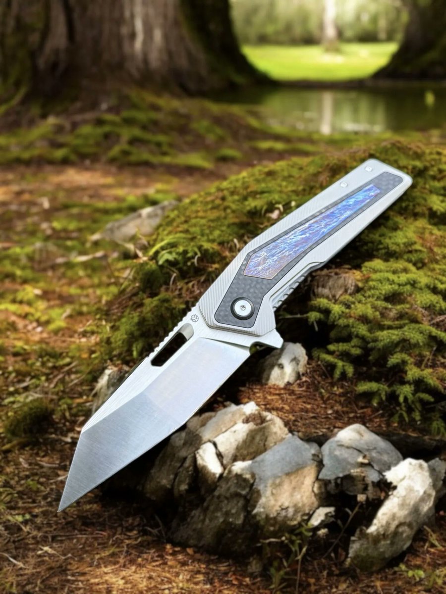 #PMPKNIVES | #ANUBIS | #14C28N, #Carbon – #Titantimaskusstyle-Inlay &amp; Clip, #Titan #Flipper-#Framelock
toolsforgents.com/shop/messer/kl…
