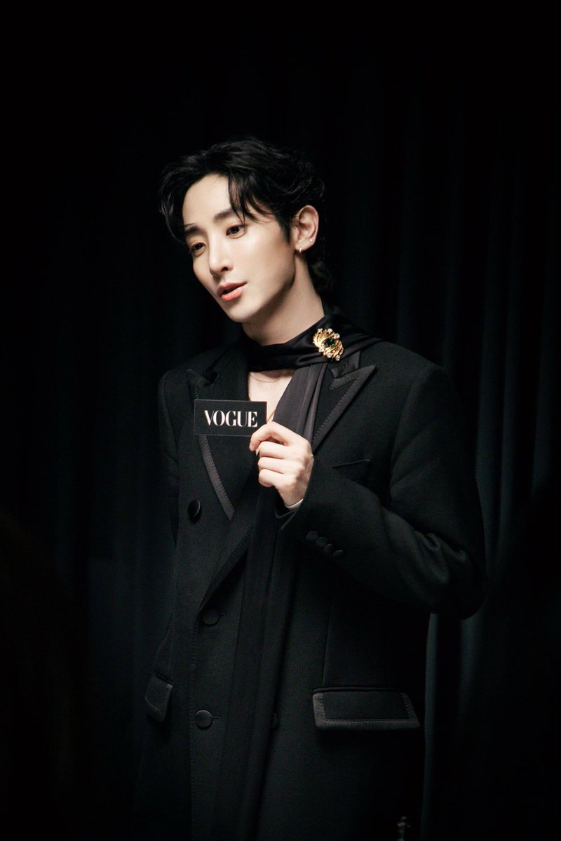 sylvia_pride's tweet photo. 우와…씨 이수혁!
미친나? 이거지예!(p)
#이수혁 #leesoohyuk #李洙赫
#TaipeiFashionWeek #VogueTaiwan https://t.co/AoGmpG0PFJ
