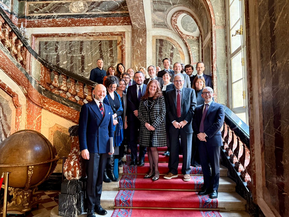 Fare sistema per rafforzare efficacia e coerenza dell’azione della rete consolare in Francia a favore di connazionali e imprese  🇮🇹
 
Oggi in Ambasciata si è tenuta la riunione annuale di coordinamento consolare. 

Leggi il comunicato ⤵️

ambparigi.esteri.it/it/news/dall_a…