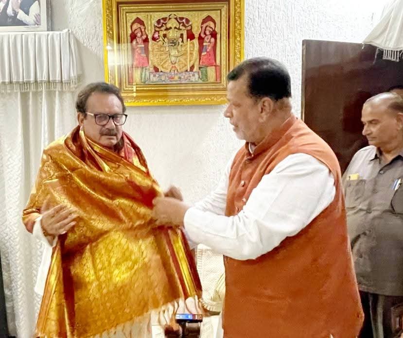 BaqriBjp's tweet image. Delighted to meet the Prof. #SPSinghBaghel Ji, Hon&apos;ble Minister of State for Fisheries, Animal Husbandry and Dairying &amp;amp; Panchayati Raj, GoI. @ Camp Office During my visit to #Agra, UP. Bharat.