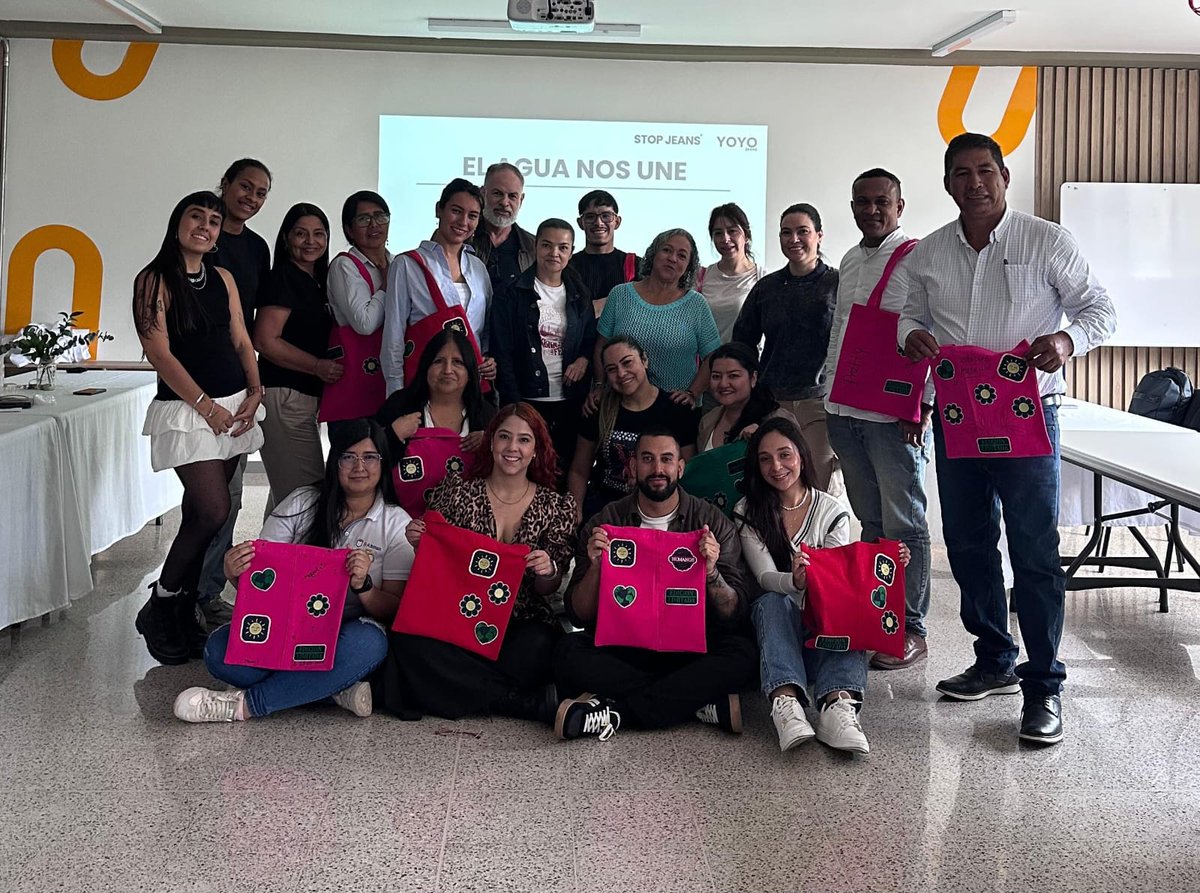 SuizaColombia's tweet photo. 2o día del encuentro regional #ElAguaNosUne, conociendo labor de empresas aliadas que invierten en mejorar eficiencia en uso de agua, reducir contaminación y trabajar con actores locales por desarrollo colectivo. https://t.co/B6hXsx6Ucz