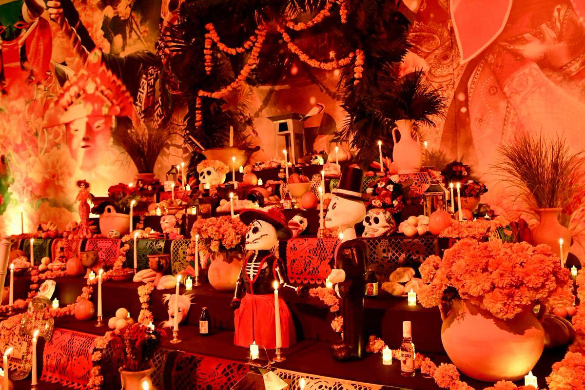 El gobernador Ricardo Gallardo  encabezó la presentación del altar de muertos en Palacio de Gobierno, dando inicio además a “Xantolo en tu ciudad”. 

El secretario de Educación, Juan Carlos Torres Cedillo, destacó la importancia de preservar e impulsar nuestras raíces culturales.