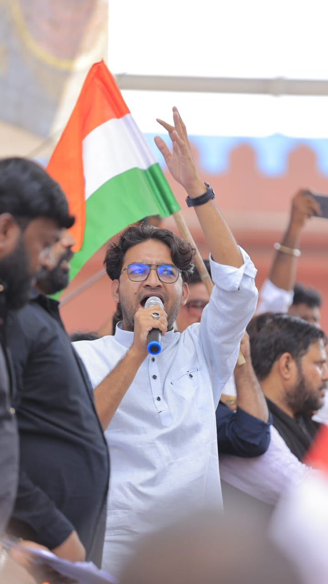 MDTayyab_Zafar's tweet image. वंचित बहुजन आघाड़ी आयोजित जन आक्रोश मोर्चा

❌RSS के खिलाफ
✅फुले-शाहू-आंबेडकरवादियों का जनसैलाब। 💙💪

#जन_आक्रोश_मोर्चा #VBAForIndia