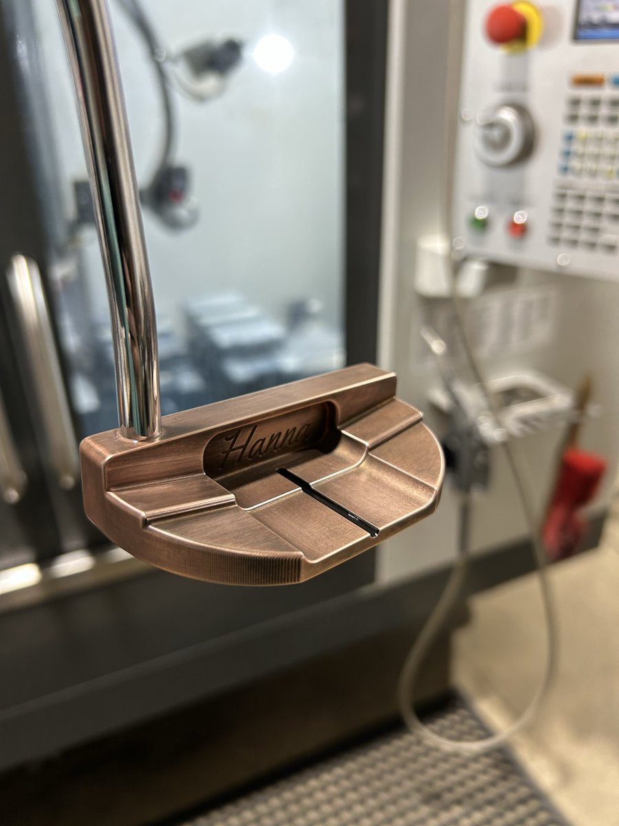 DoerflerJared's tweet image. Let’s give this putter away. 
72 lie
3 loft 
Copper plate finish
303 Stainless Steel 
Here’s how to win. 
• Retweet this tweet. 
• Click the link in the next tweet below to submit your email address. 
Contest will run through Monday 10/27 at 1:00 pm Central. Winner will be…