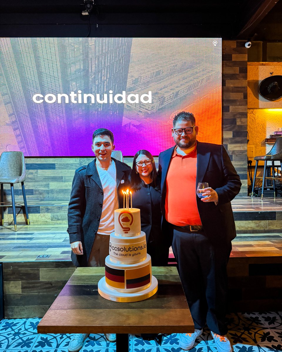 ccsolutions_lat's tweet image. Anoche en Bogotá celebramos más que un evento: marcamos el inicio de una nueva etapa para CCSolutions.io 🚀
Hablamos de IA, autonomía tecnológica e innovación desde la infraestructura propia.
Y estrenamos oficialmente nuestra operación en Colombia 🇨🇴 con Carolina Vásquez…