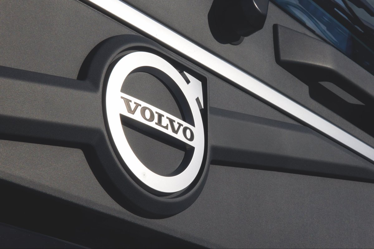 TrucknDriver's tweet image. 🚛 Northern Ireland’s Barrack Hill has added six new Volvo FMX 500s to its fleet, hauling stone &amp;amp; aggregate in serious style! 💪
Catch the full story in our bumper Volvo special, out now in Truck &amp;amp; Driver.
#VolvoTrucks #FMX #TruckAndDriver