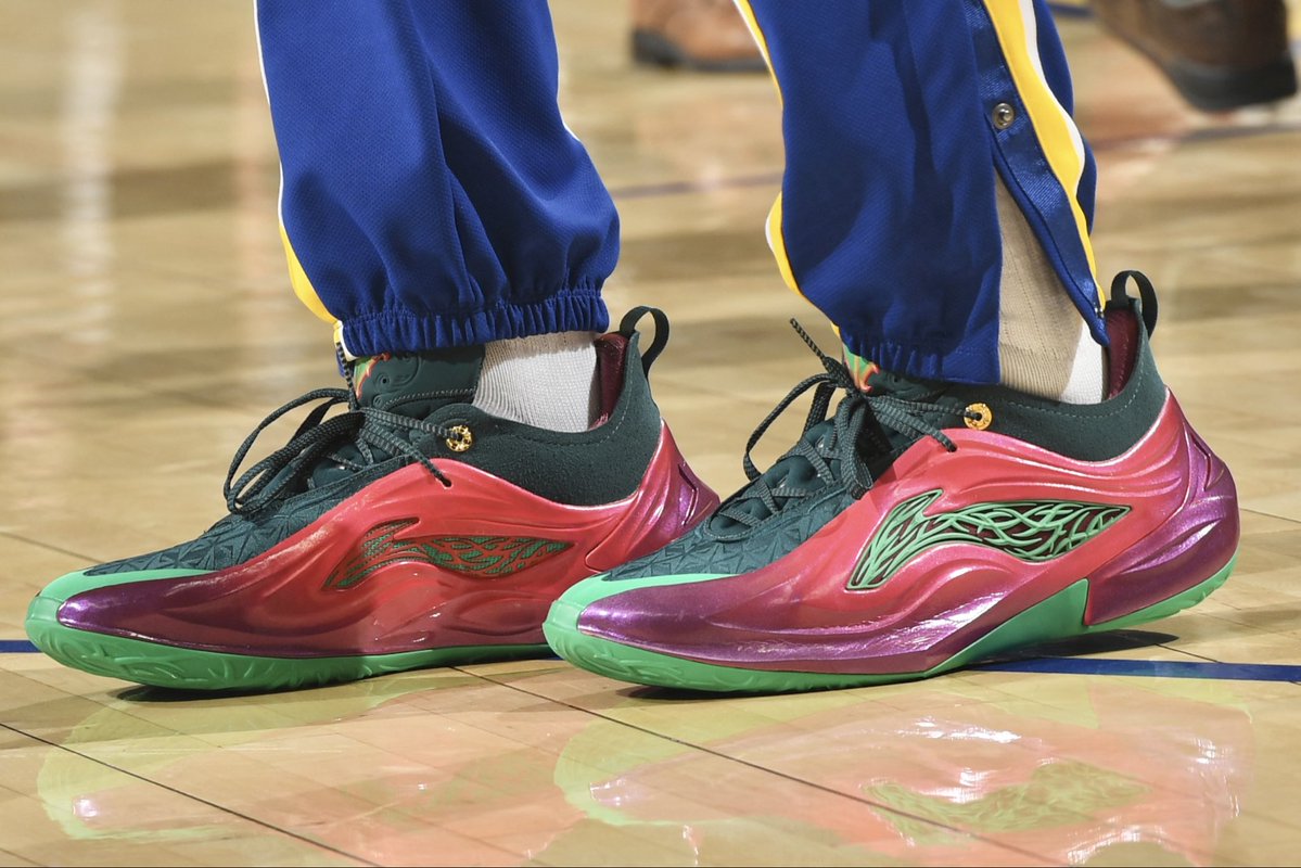 Jimmy Butler kicked off the Warriors season in the Li-Ning JB 4, in a theme inspired by the sidekick character Robin. 

“Every team has a chance if Steph’s on the team,” said Butler. “That’s my Batman.”