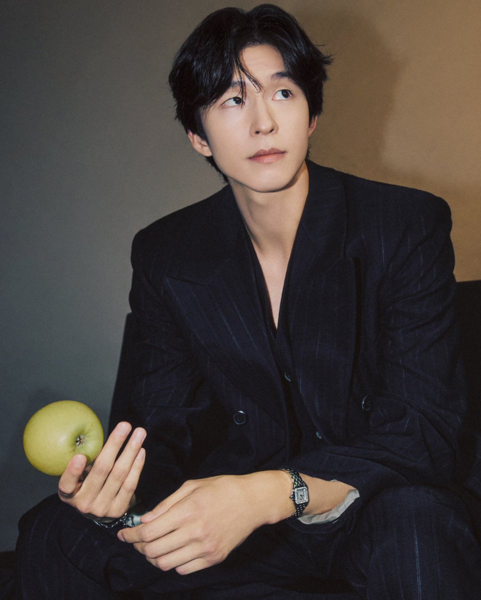 deanfluencer's tweet image. hong kyung, who is well-known for his love of films, defined a new modifier for himself by saying, “the word &apos;cinephile&apos; is really dangerous. i will just call myself a &apos;movie lover.&apos;”

[top star news, october 2025]