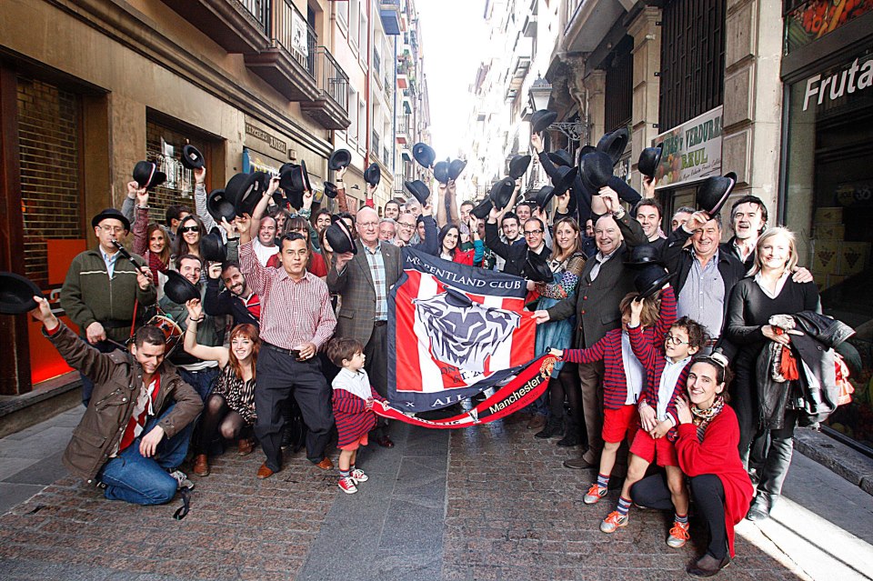 Argoitia, una de nuestras grandes leyendas ha fallecido. Gran jugador, dedicado en cuerpo y alma a la causa rojiblanca. Gracias por apoyar a <a href="/MrPentlandClub/">Mr Pentland Club</a> en sus inicios, asi como a muchas otras peñas junto a su amigo inseparable Koldo Agirre.

Goian bego Argoitia Acha ♥️