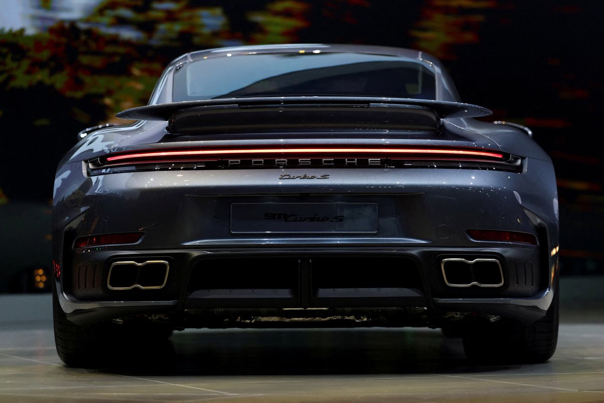 🔵MARKETEVANS: Porsche registra la prima perdita trimestrale da quotata: -1,1 miliardi di dollari nel terzo trimestre