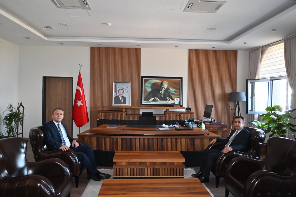 Ceyhan Denetimli Serbestlik Müdürü Mehmet ASLAN, Kaymakamımız Sayın Yakup PAPAKER'i Makamında ziyaret etti.