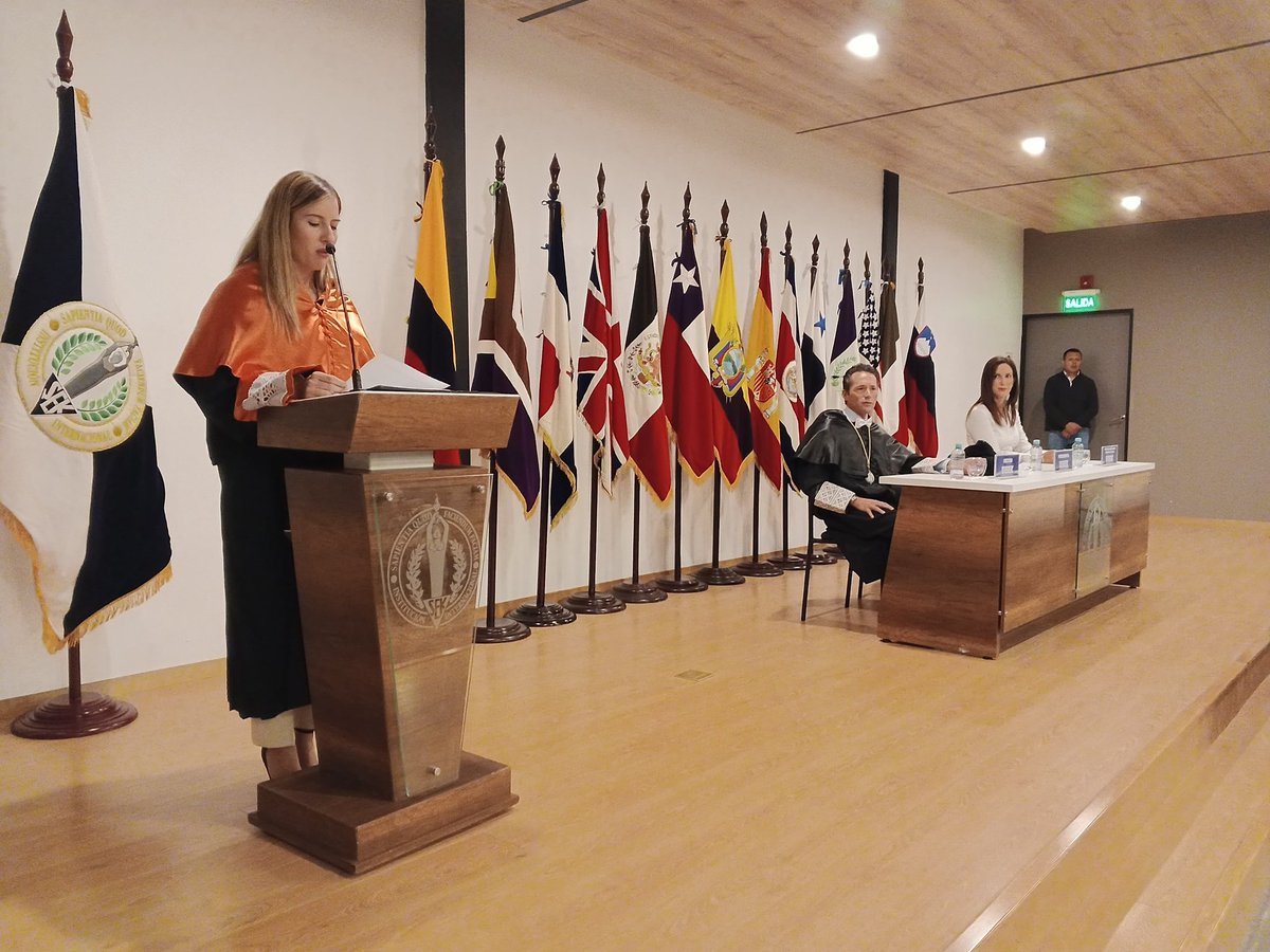 UISEK | Universidad Internacional SEK (@uisek) on Twitter photo "Para muchos, esta ceremonia marca el inicio de un camino para alcanzar la excelencia. Nuestro lema no representa que ustedes sean los mejores, es que se superen cada día", Mónica Segovia, presidenta de <a href="/isekeducacion/">Institución Internacional SEK</a>, declara oficialmente inaugurado nuestro ciclo académico. "Para muchos, esta ceremonia marca el inicio de un camino para alcanzar la excelencia. Nuestro lema no representa que ustedes sean los mejores, es que se superen cada día", Mónica Segovia, presidenta de <a href="/isekeducacion/">Institución Internacional SEK</a>, declara oficialmente inaugurado nuestro ciclo académico.