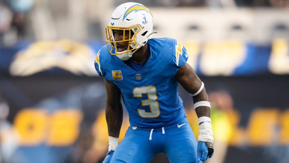 TomPelissero's tweet image. #Chargers safety Derwin James is believed to have suffered a low-ankle sprain Thursday night against Minnesota, per sources. James will undergo an MRI today. But the hope is it’s nothing major.
