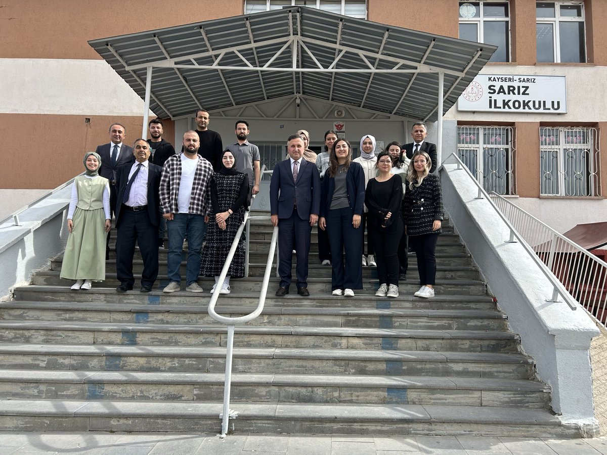 İl Milli Eğitim Müdürümüz Sn. Coşkun ESEN, İl Milli Eğitim Müdür Yardımcıları Sn. Nurettin ŞAHİN ve Sn. İlyas YILMAZ ile Şube Müdürümüz Sn. Yunus CENGİZ, Sarız ilkokulunu ziyaret ederek öğrencilerimiz ve öğretmenlerimiz ile biraraya geldiler. 😊